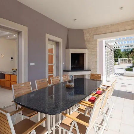 Design Aqua بيت للعطل