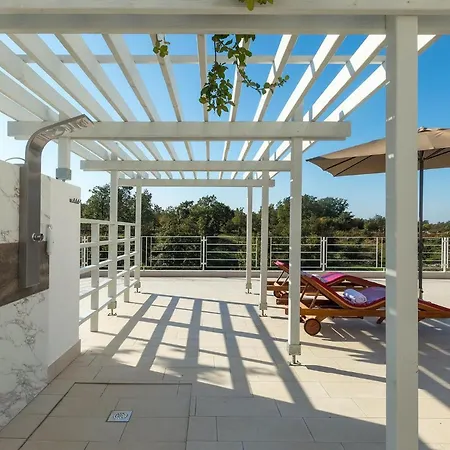 Design Aqua بيت للعطل بولا